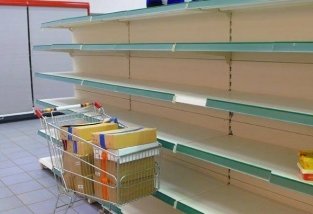 Из-за кризиса Венесуэла испытывает дефицит товаров 