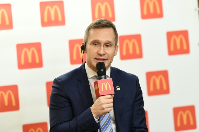 Макдоналдс увеличивает объем инвестиций в России