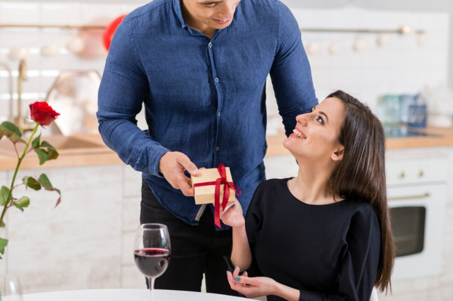 Moneyplace: какие подарки россияне делали на 8 Марта Moneyplace: какие подарки россияне делали на 8 Марта