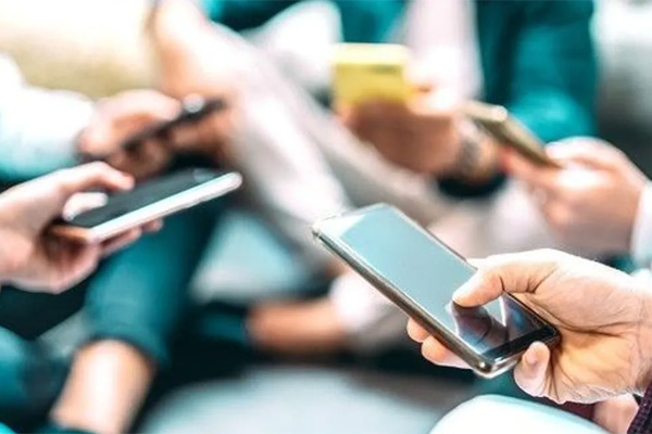 Россияне переориентировались на китайские и ноунейм смартфоны