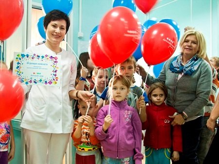 "Детский мир" открыл игровые комнаты в Тверской больнице