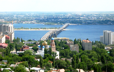 В Энгельсе открылась городской площадки для шопинга и проведения досуга 