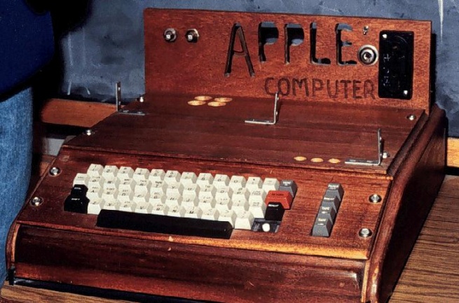 Компьютер Apple 1 продадут с аукциона