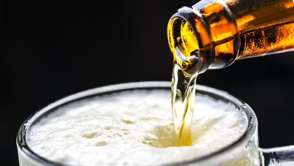 Пивные напитки со вкусом слабоалкогольных коктейлей предлагают запретить в РФ