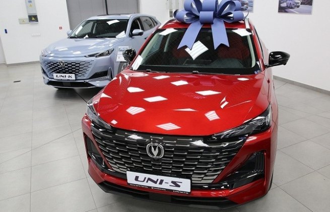 Падение импорта новых автомобилей в РФ за полугодие превысило 60% Падение импорта новых автомобилей в РФ за полугодие превысило 60%
