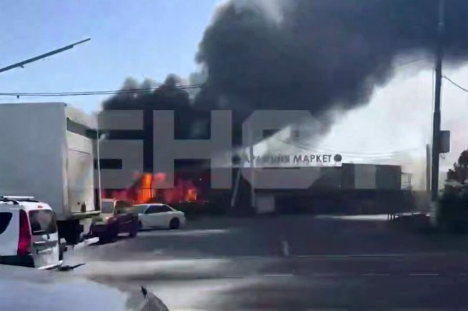 В Солнечногорске на рынке «Армения Маркет» произошел крупный пожар В Солнечногорске на рынке «Армения Маркет» произошел крупный пожар
