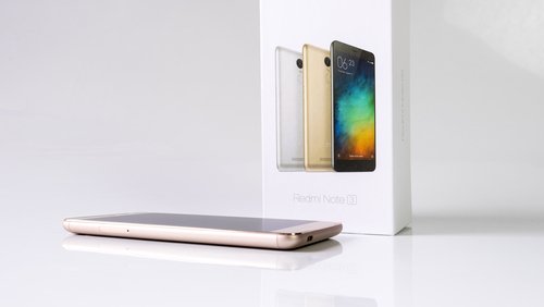 Xiaomi убедила ФТС не пропускать в РФ телефоны из интернет-магазинов