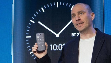 YotaPhone 3 может появиться на рынке в течение полутора лет