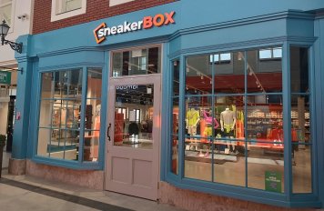 Открылся второй в России магазин SneakerBox с ассортиментом бренда Reebok