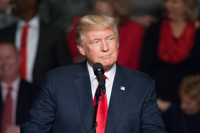 Трамп заявил о намерении США «много торговать» с Россией Трамп заявил о намерении США «много торговать» с Россией