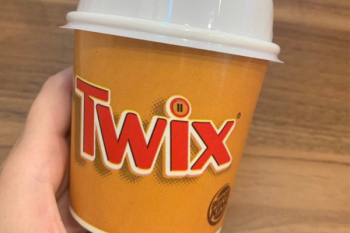 Бургер Кинг убрал из меню мороженое со вкусом Twix в память о погибшем коте