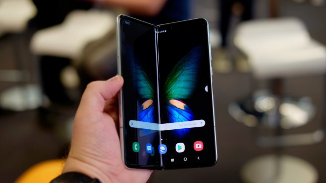 М.Видео-Эльдорадо: пятое поколение складных смартфонов Samsung оказалось популярнее предыдущего М.Видео-Эльдорадо: пятое поколение складных смартфонов Samsung оказалось популярнее предыдущего