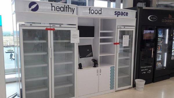 Офисные работники перестали покупать еду из вендинговых автоматов
