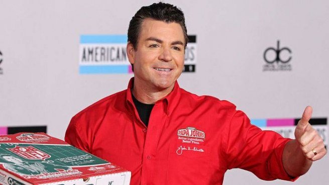 Основатель Papa John's после отставки подал в суд на компанию