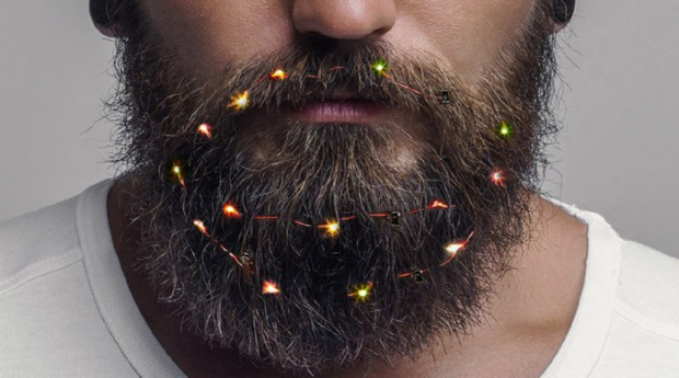 Британским мужчинам предложили украсить бороду новогодними гирляндами