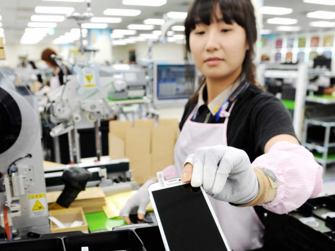 Samsung снизит цены за счет передачи производства части моделей китайским партнерам