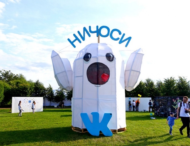 Главные новости ритейла за неделю: "ВКонтакте" уходит в e-commerce, а Google займется доставкой еды  