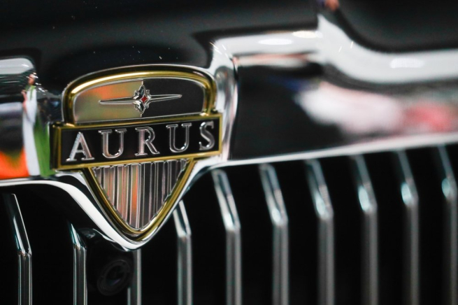 В России начнут продавать одежду под брендом Aurus В России начнут продавать одежду под брендом Aurus