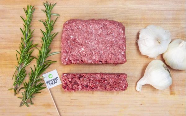 В «Ленте» стартовали продажи искусственного мяса Beyond Meat