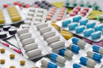 Минпромторг договорился о транзите иностранных лекарств через Белоруссию