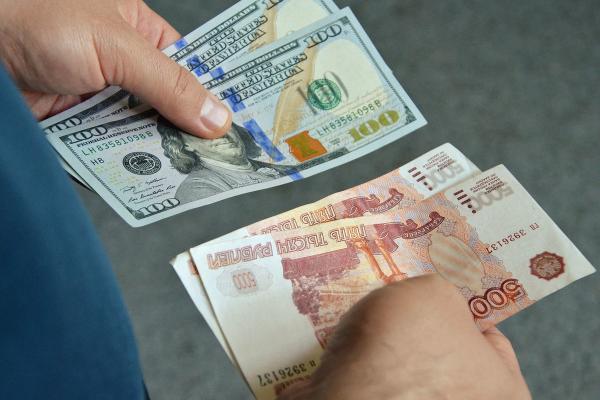 Эксперт: «В ближайшие недели укрепление рубля может приостановиться»