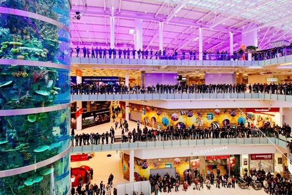 Впервые за три года в Москве выросла посещаемость торговых центров Впервые за три года в Москве выросла посещаемость торговых центров