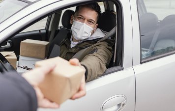 Спрос на курьеров на частичную занятость за год вырос почти в 1,5 раза