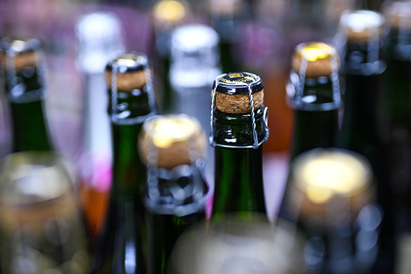 Производители предупредили о росте цен на шампанское 