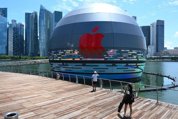Apple откроет в Сингапуре магазин-шар на воде