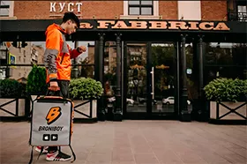 Что рестораны и магазины теряют из-за неуважительного отношения к курьерам