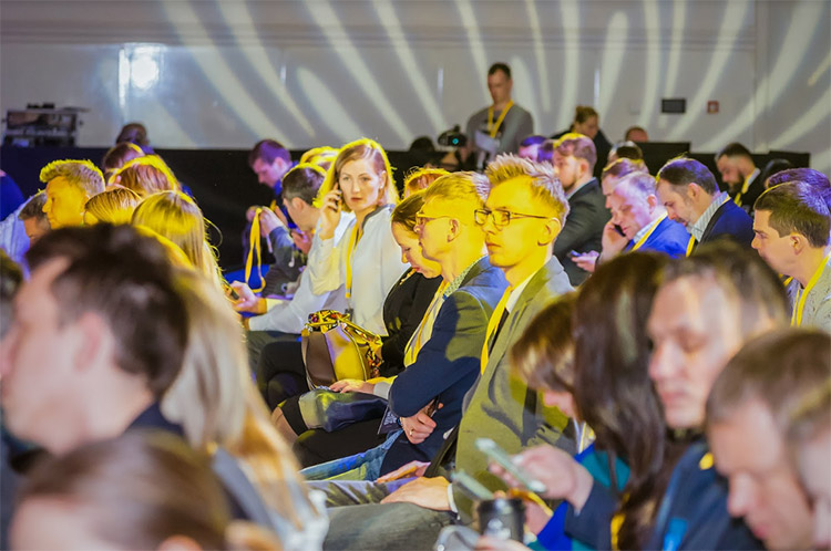 International Digital Retail Forum 2019: инновационные кейсы в ритейле и споры о маркетплейсах International Digital Retail Forum 2019: инновационные кейсы в ритейле и споры о маркетплейсах