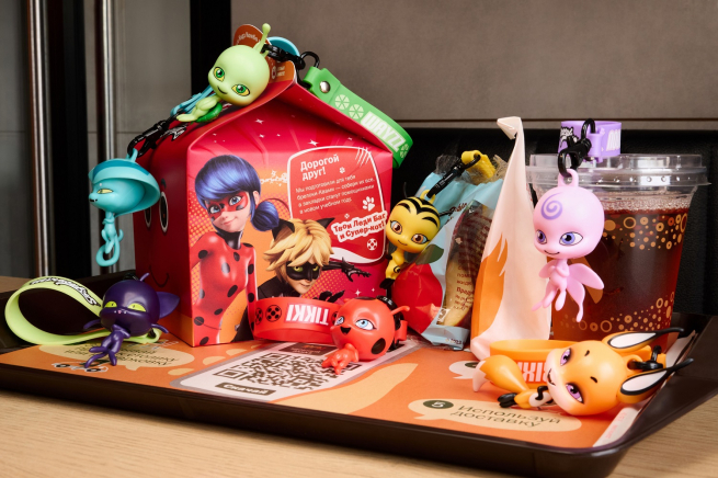 «Вкусно – и точка» запускает коллекцию брелоков с героями сериала «Леди Баг и Супер-Кот» (ФОТО)