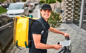 Курьеров на электровелосипедах обяжут получать водительские права