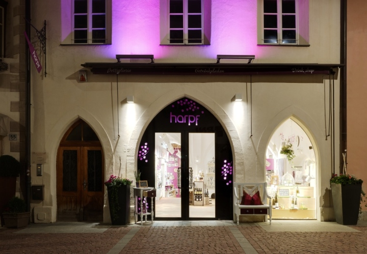 Harpf-drink-shop-by-monovolume-Bruneck-Italy-24.jpg