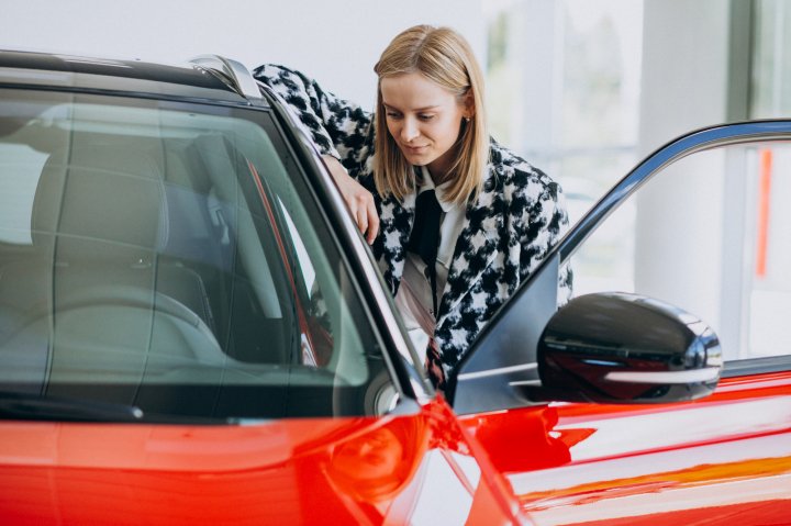 «Авито»: 32% россиян рассматривают покупку отечественного автомобиля