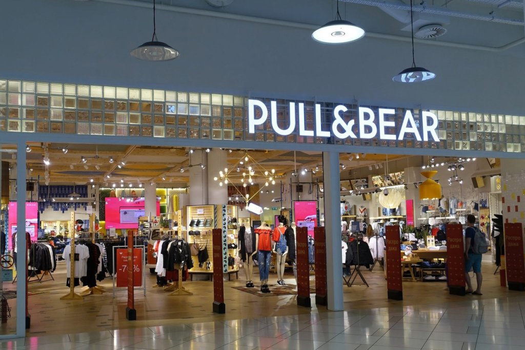 Pull and Bear Москва. Магазин пулл энд Беар. Pull Bear магазин. Pull and Bear Ростов-на-Дону.