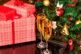 Каждый пятый россиянин в качестве новогоднего подарка рассматривает алкоголь