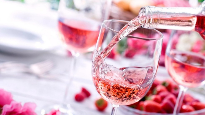 Эксперты назвали лучшие розовые вина страны