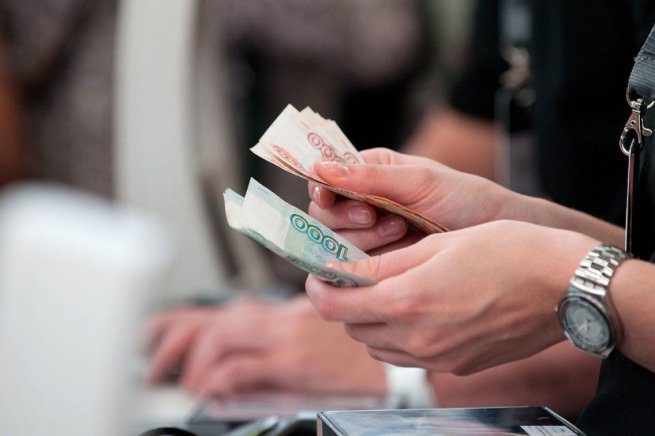 Зарплатные предложения в первом полугодии 2023 выросли на 8%