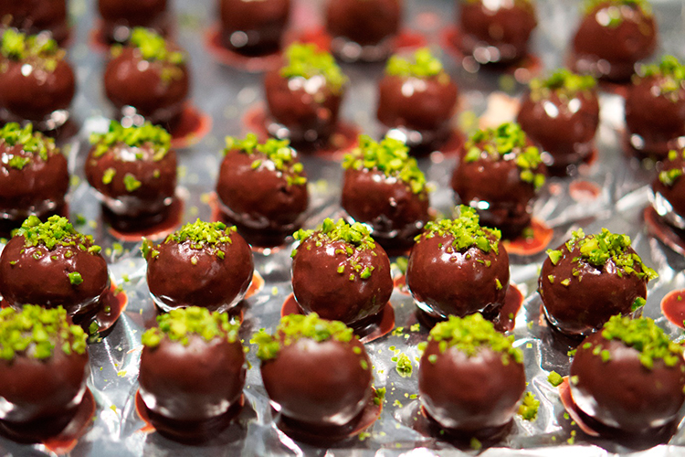 От дубайского шоколада до бабл ти: как тренды в соцсетях влияют на стратегии производителей продуктов питания