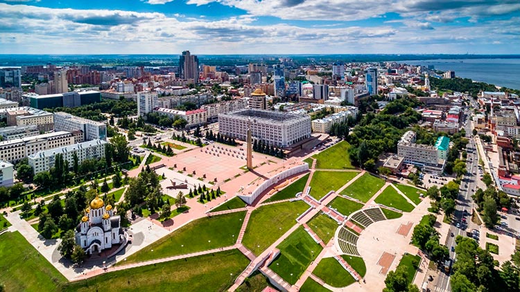 Анализ обеспеченности качественными торговыми площадями в 13 городах-миллионниках России