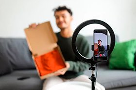 Лайв-коммерс обогнал поиск: что меняется в работе продавца во Вьетнаме