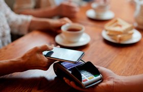 Как меняются траты россиян в ресторанах и кафе в зависимости от времени года