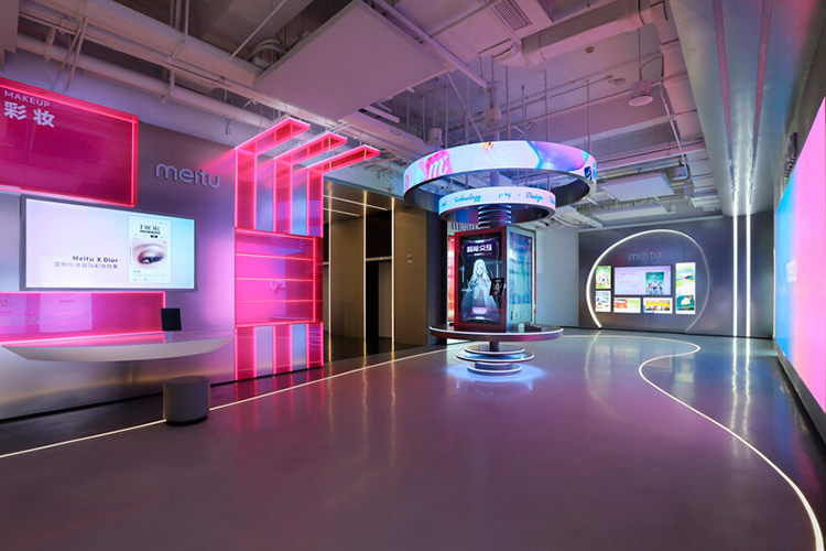 Experiential **retail: Шопинг как Диснейленд для взрослых Experiential **retail: Шопинг как Диснейленд для взрослых
