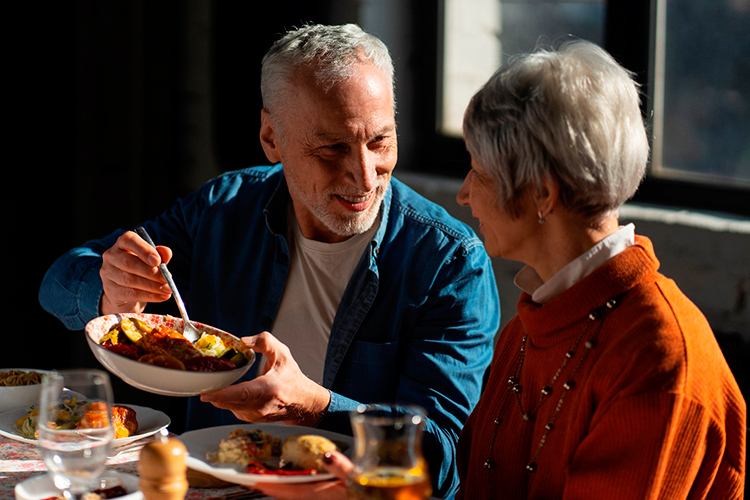 «Беби-бумеры» и «Иксы» не покупают готовую еду? Этот и другие поколенческие мифы о потреблении food-to-go