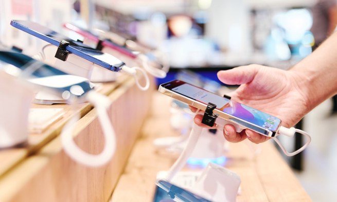 Как часто россияне меняют смартфоны - опрос