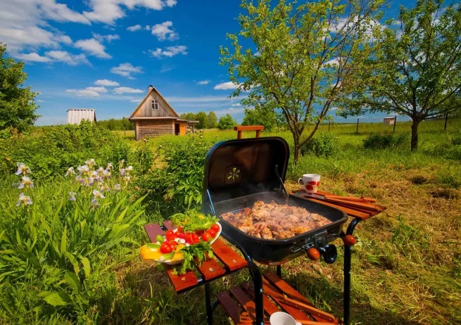 Исследование: только 14% россиян планируют придерживаться правильного питания на майских праздниках
