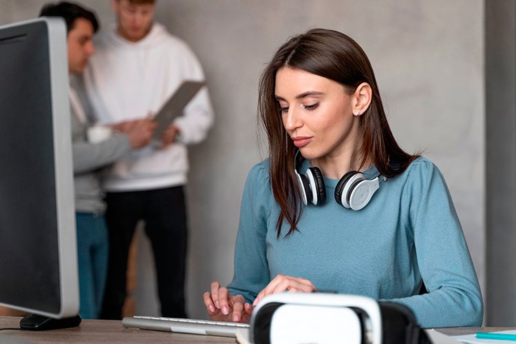 Как меняется работа клиентского менеджера, когда AI-ассистент появляется у каждого сотрудника