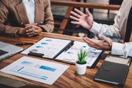 Агрессивные возражения как тест на прочность: почему резкие вопросы клиента не отказ, а проверка