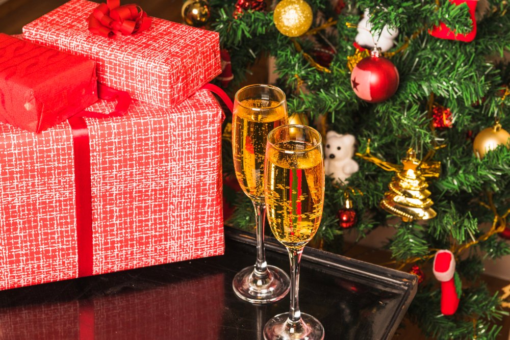 Каждый пятый россиянин в качестве новогоднего подарка рассматривает алкоголь
